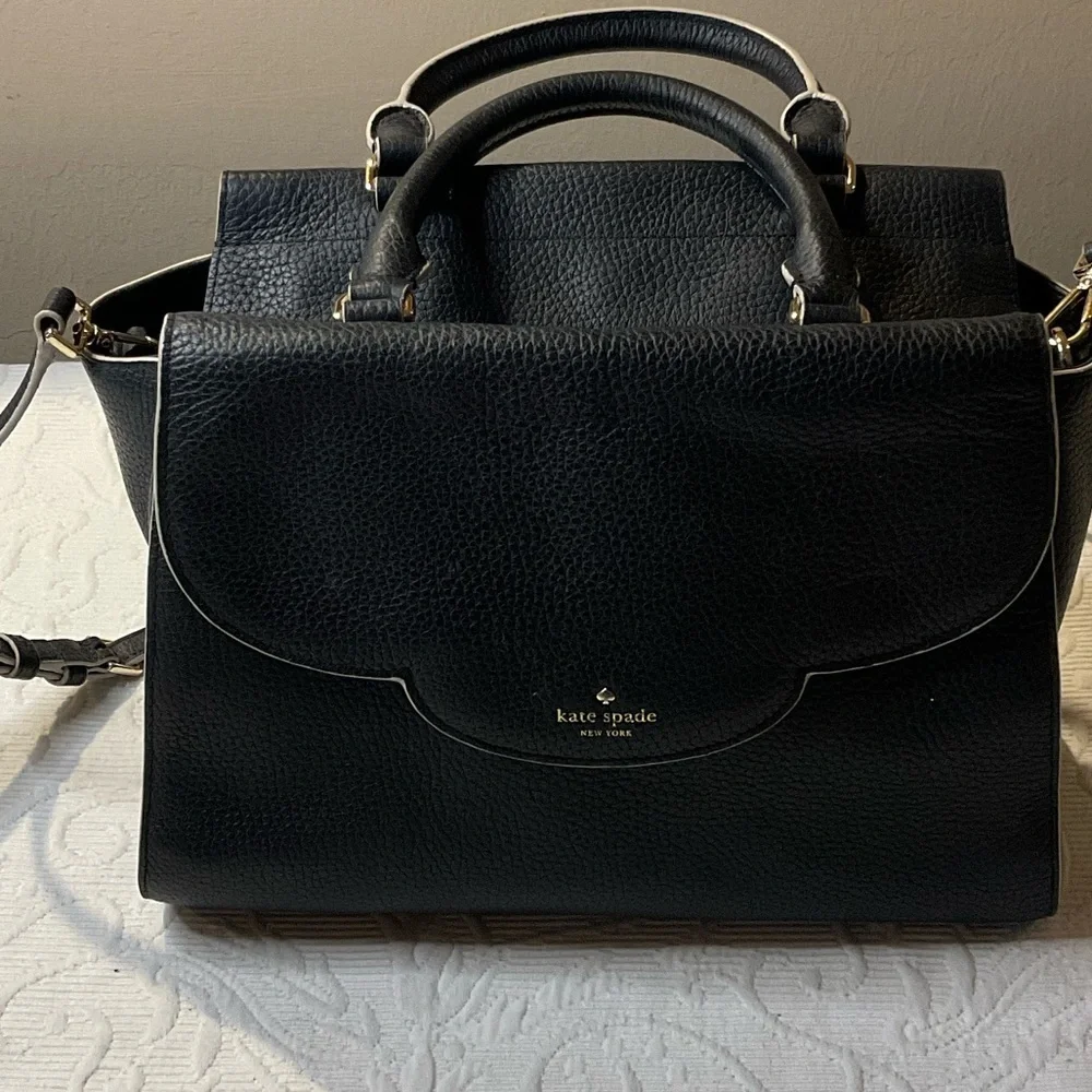 Kate Spade Black Pebbled Leather Satchel. Vintage. Crossbody Adjustable. Pockets